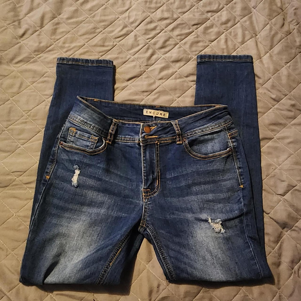 Casual Style Distressed Size 9 Dark washed Jeans Cotton Blend by Encore